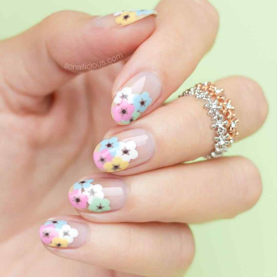 decoracion de uñas con flores simples