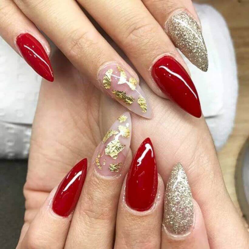 decoracion de uñas doradas con rojo