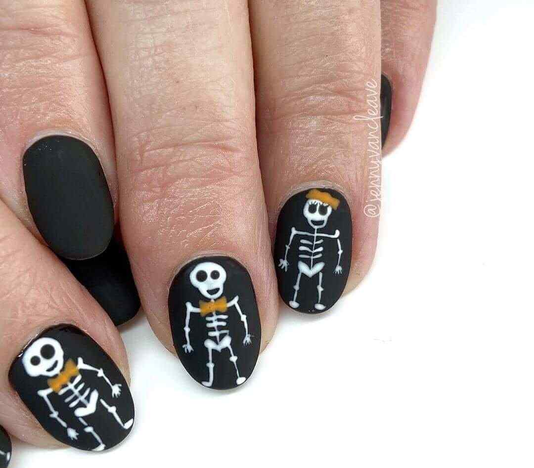 diseño de uñas esqueleto halloween