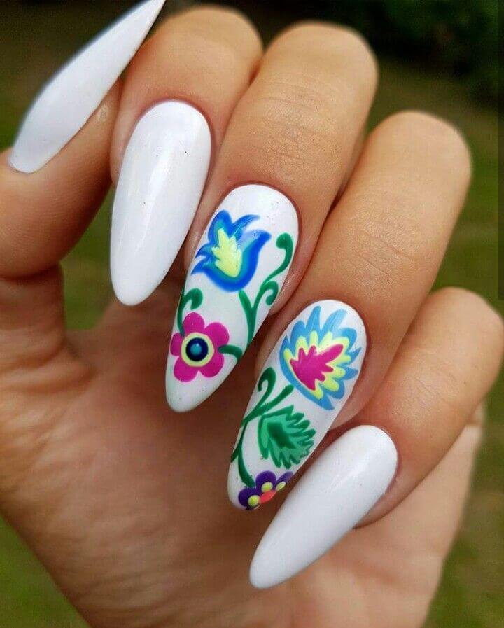 diseño de uñas acrilicas con flores
