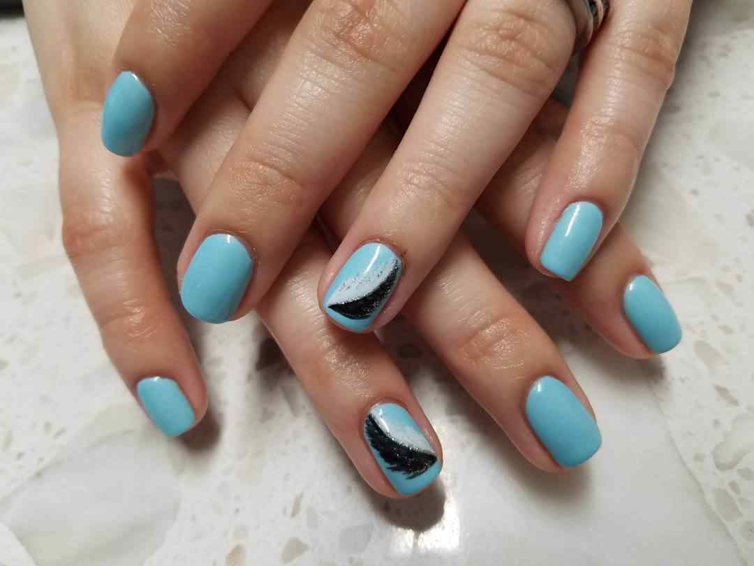 uñas decoradas simples azul claro