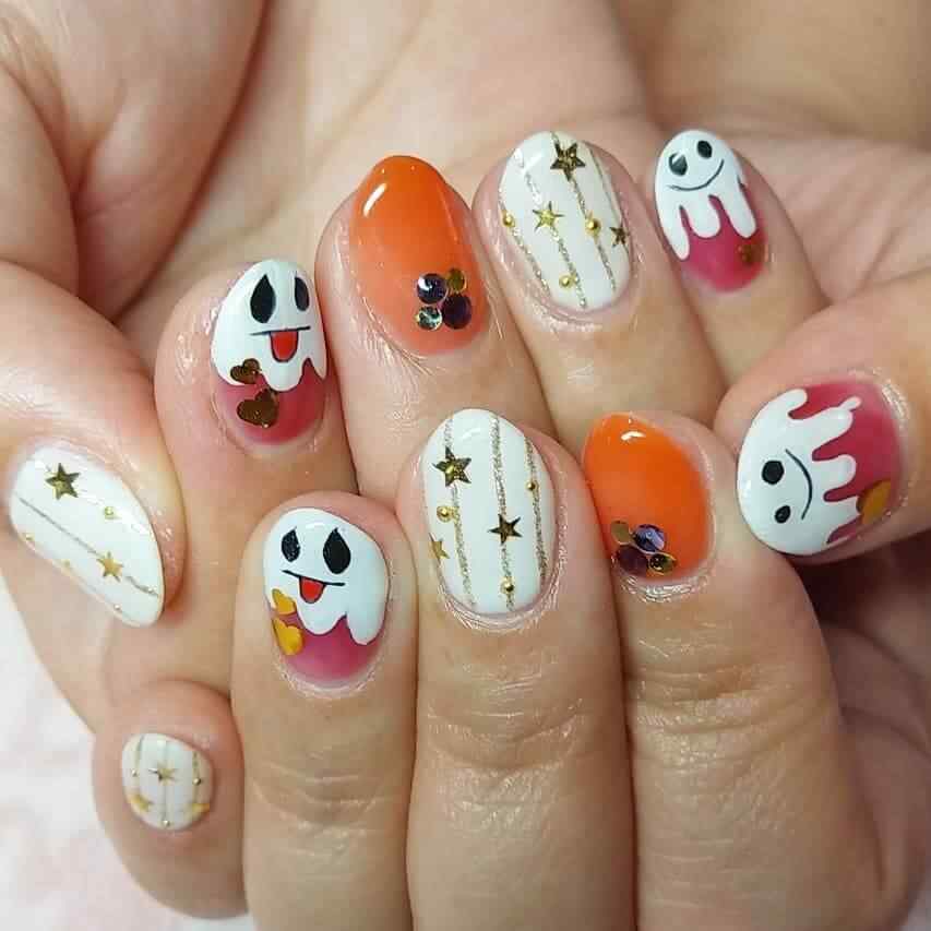 uñas con fantasmita halloween