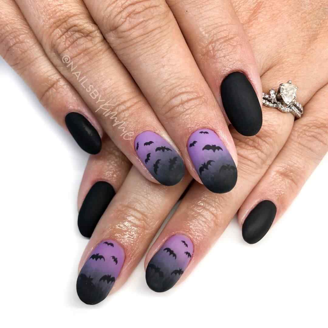 uñas ombre con muercielagos halloween