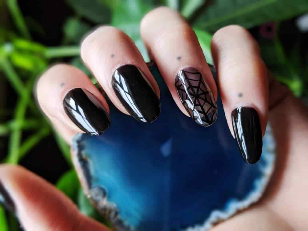 uñas telarana halloween