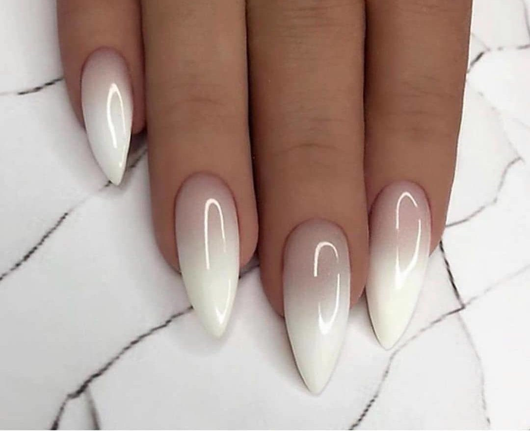 uñas blancas efecto ombre