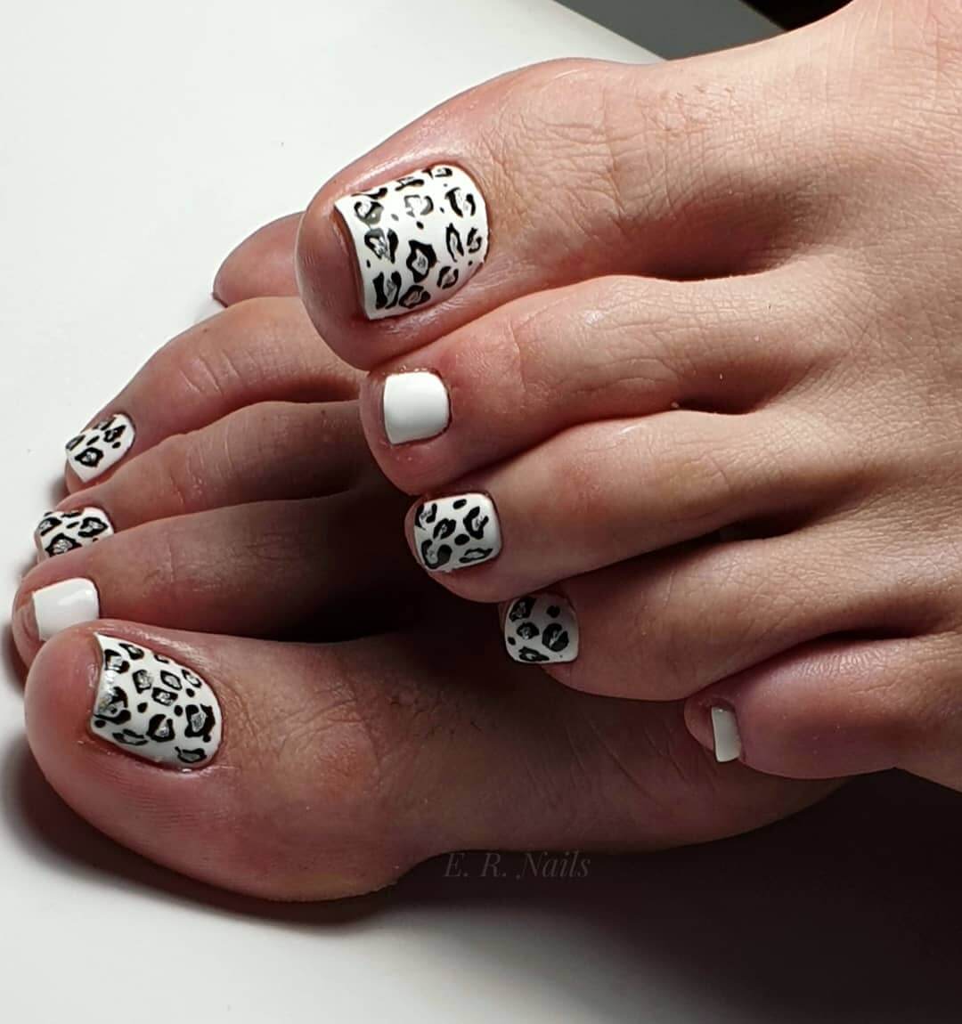 uñas blancas para los pies